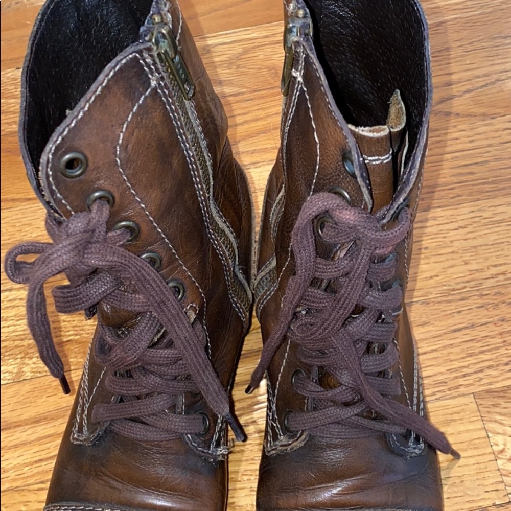 Brown troopa Steve Madden boots